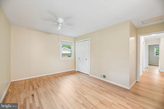 5204 HOLDEN ST, Fairfax, VA 22032