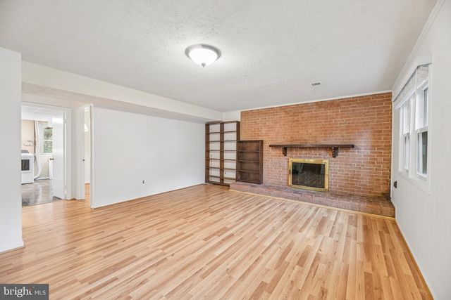 5204 HOLDEN ST, Fairfax, VA 22032