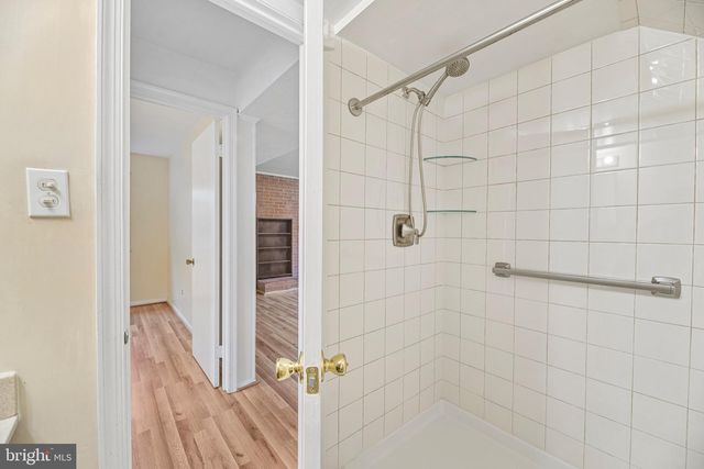 5204 HOLDEN ST, Fairfax, VA 22032