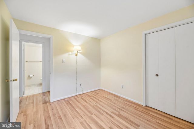 5204 HOLDEN ST, Fairfax, VA 22032