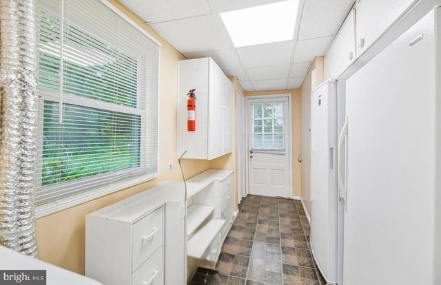 5204 HOLDEN ST, Fairfax, VA 22032