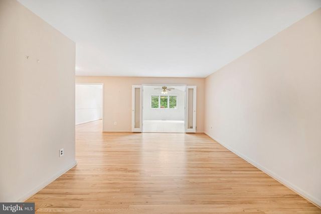 5204 HOLDEN ST, Fairfax, VA 22032