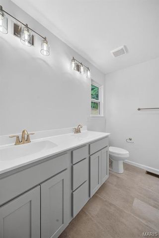 10967 Village Drive W, Foristell, MO 63348