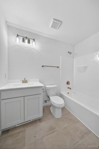10967 Village Drive W, Foristell, MO 63348