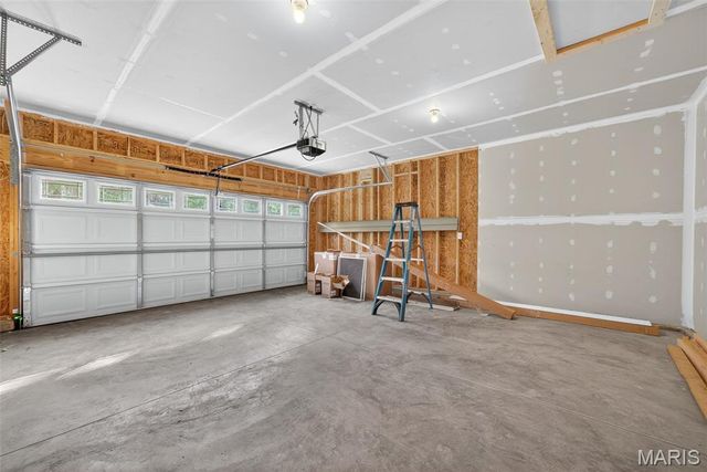 10967 Village Drive W, Foristell, MO 63348