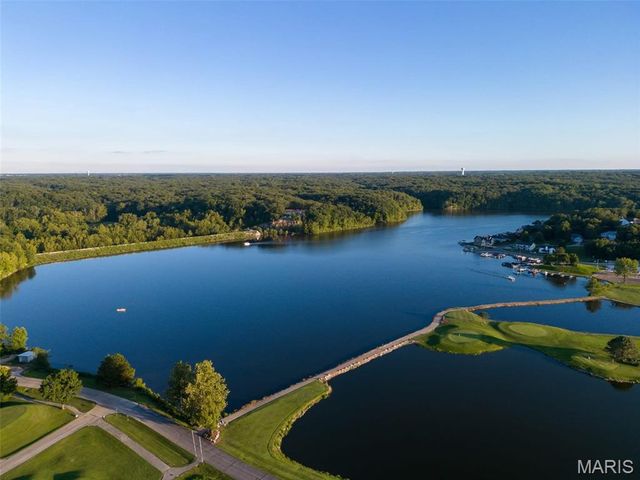 10967 Village Drive W, Foristell, MO 63348