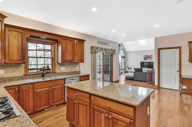 163 Oakview Dr, Cranberry Twp, PA 16066