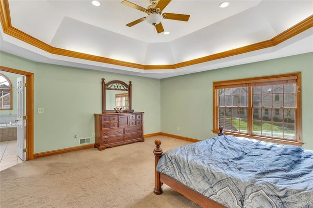163 Oakview Dr, Cranberry Twp, PA 16066