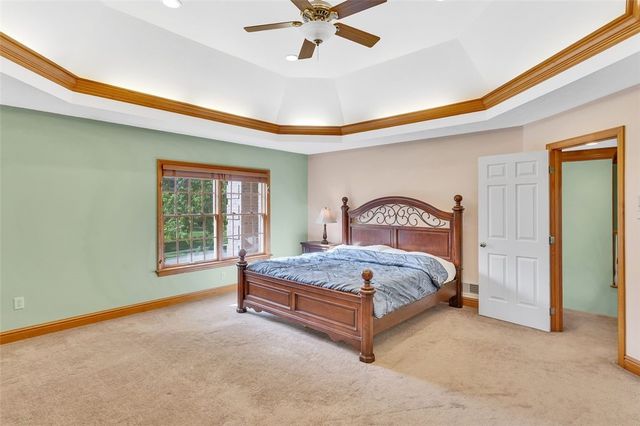 163 Oakview Dr, Cranberry Twp, PA 16066