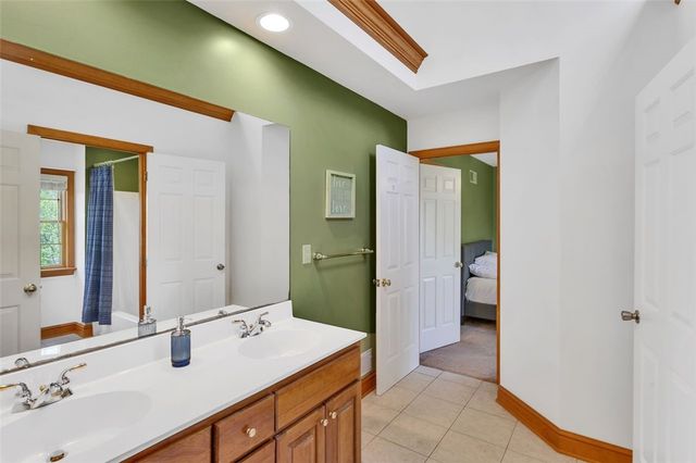 163 Oakview Dr, Cranberry Twp, PA 16066