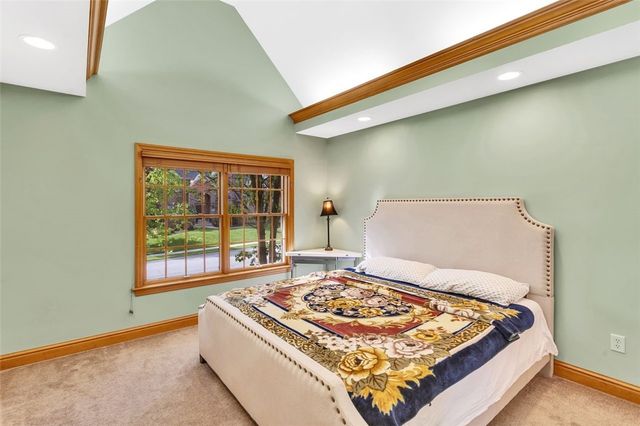 163 Oakview Dr, Cranberry Twp, PA 16066