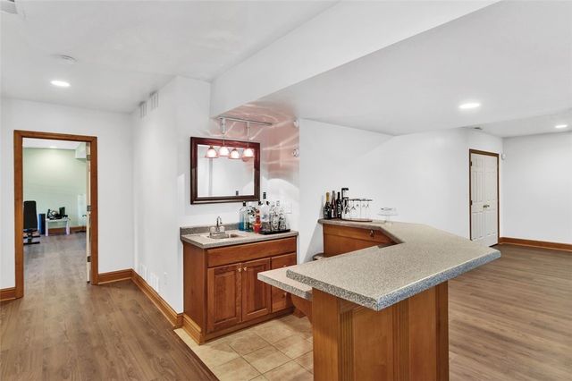 163 Oakview Dr, Cranberry Twp, PA 16066