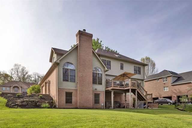 163 Oakview Dr, Cranberry Twp, PA 16066