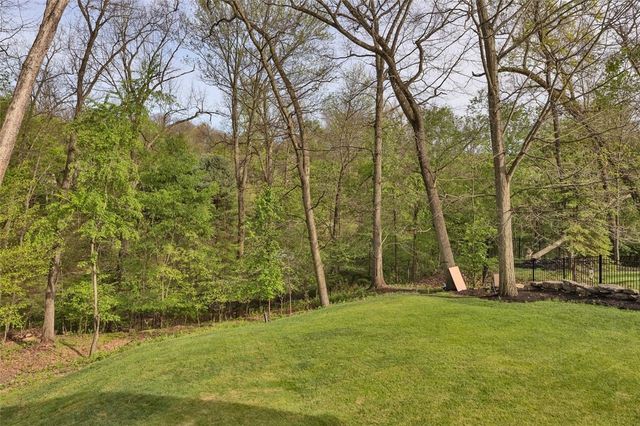 163 Oakview Dr, Cranberry Twp, PA 16066
