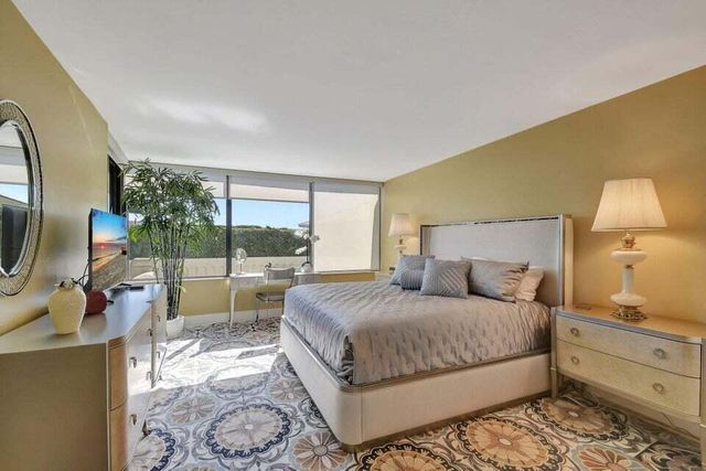 3590 S Ocean Boulevard 104, South Palm Beach, FL 33480