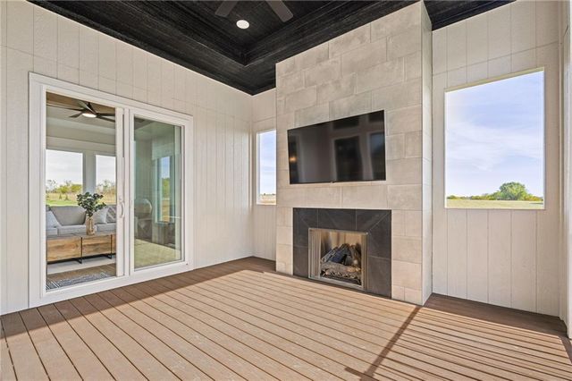 11221 S Sunray Drive, Olathe, KS 66061