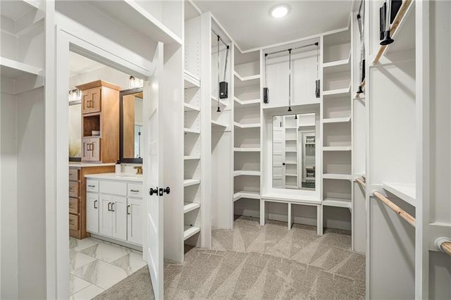 11221 S Sunray Drive, Olathe, KS 66061