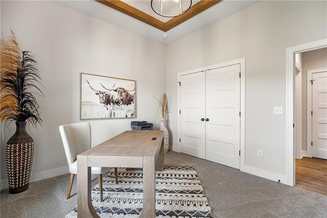 11221 S Sunray Drive, Olathe, KS 66061