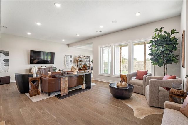 11221 S Sunray Drive, Olathe, KS 66061