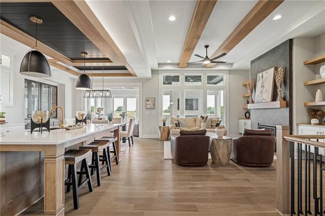 11221 S Sunray Drive, Olathe, KS 66061