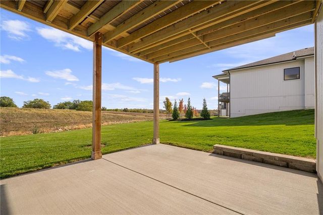 11221 S Sunray Drive, Olathe, KS 66061