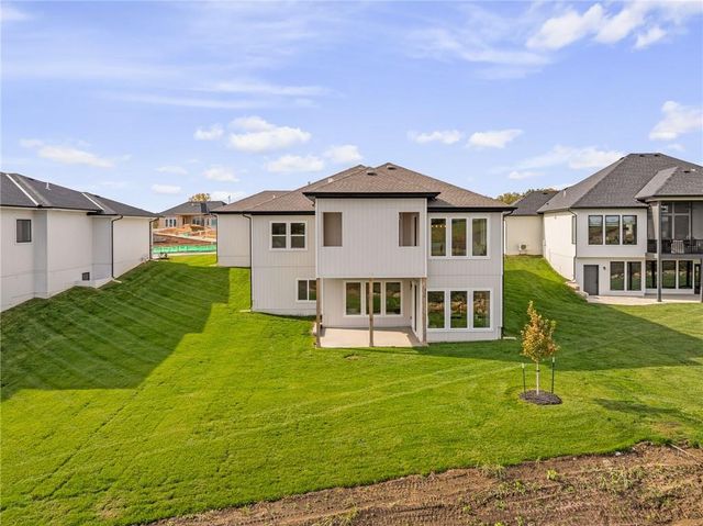 11221 S Sunray Drive, Olathe, KS 66061