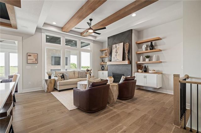 11221 S Sunray Drive, Olathe, KS 66061