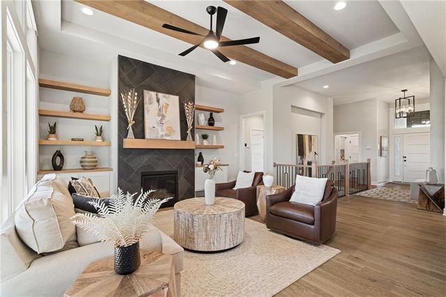 11221 S Sunray Drive, Olathe, KS 66061