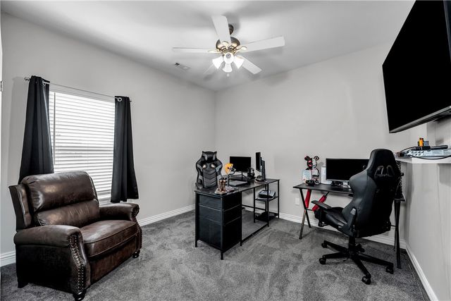 382 N Drewrys Bluff Drive, Fayetteville, AR 72704