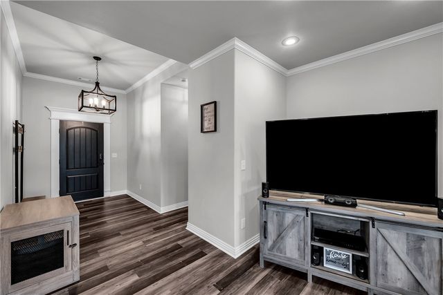382 N Drewrys Bluff Drive, Fayetteville, AR 72704