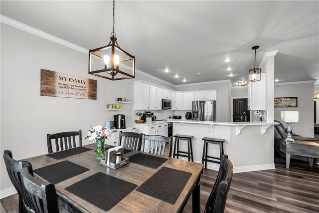 382 N Drewrys Bluff Drive, Fayetteville, AR 72704