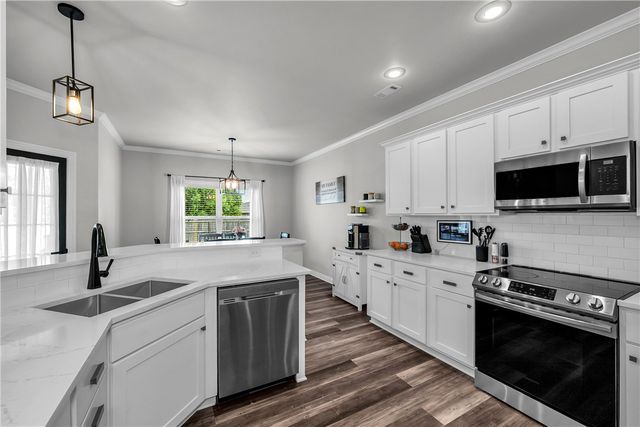 382 N Drewrys Bluff Drive, Fayetteville, AR 72704