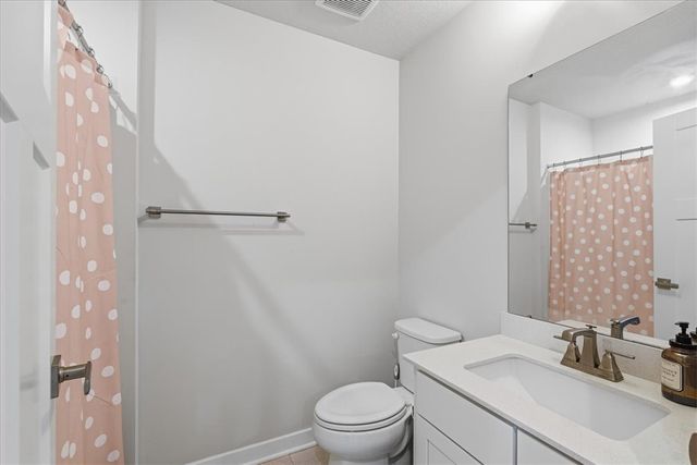 5203 Spruce Rd, Pine Twp, PA 15044