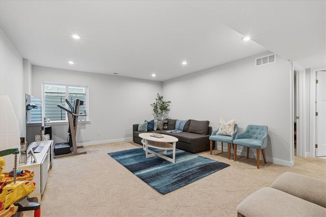 5203 Spruce Rd, Pine Twp, PA 15044