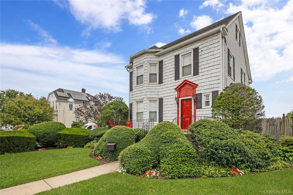 94 Fallwood Parkway, Farmingdale, NY 11735 — photo 2