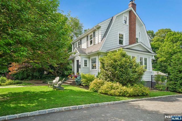 20 Euclid Place, Montclair, NJ 07042