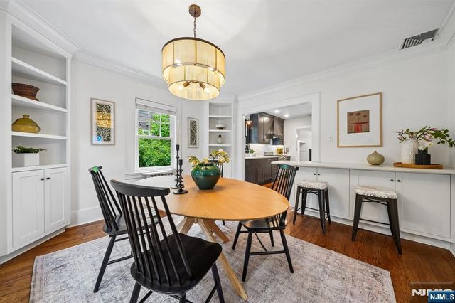 20 Euclid Place, Montclair, NJ 07042