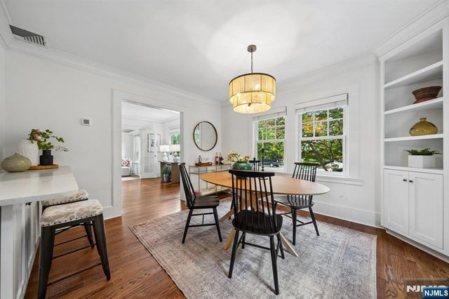 20 Euclid Place, Montclair, NJ 07042