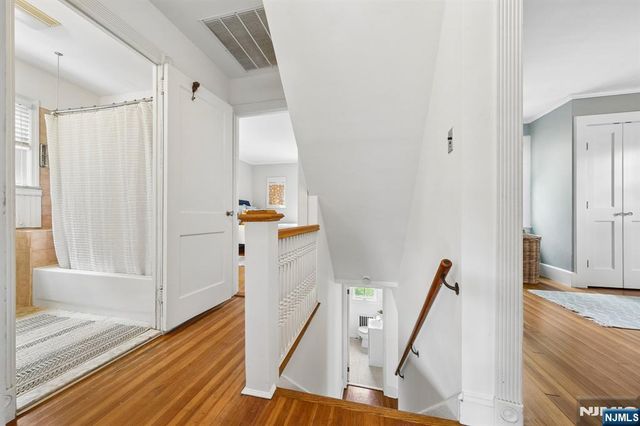 20 Euclid Place, Montclair, NJ 07042