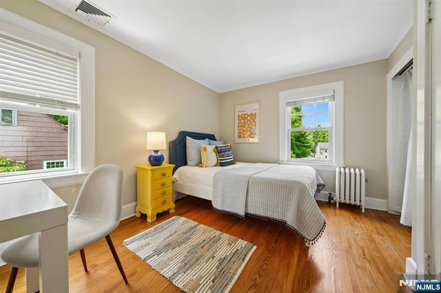 20 Euclid Place, Montclair, NJ 07042