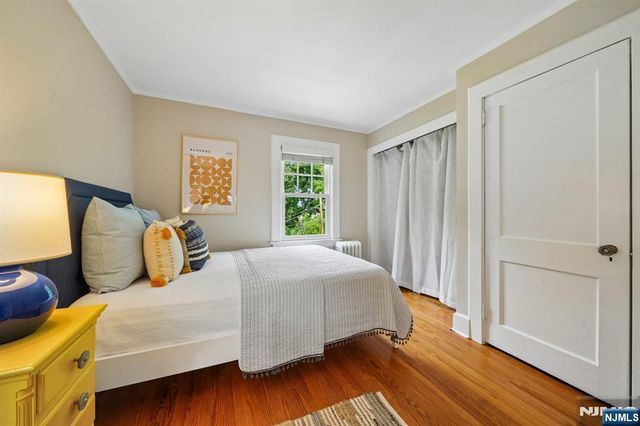 20 Euclid Place, Montclair, NJ 07042