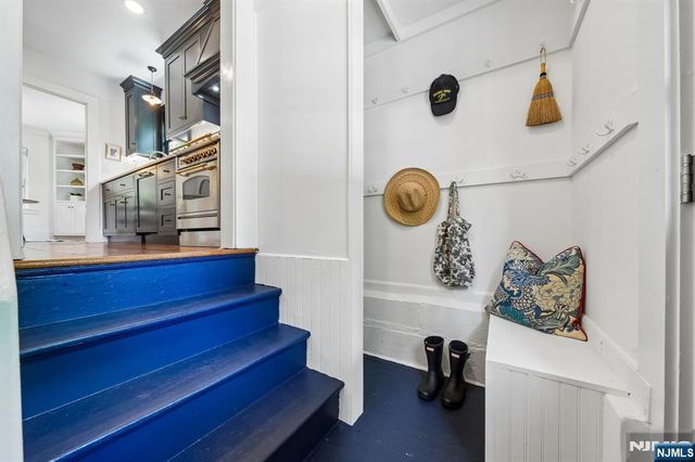 20 Euclid Place, Montclair, NJ 07042