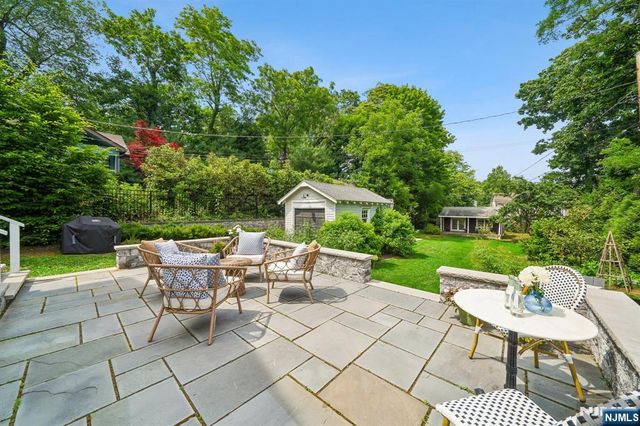 20 Euclid Place, Montclair, NJ 07042