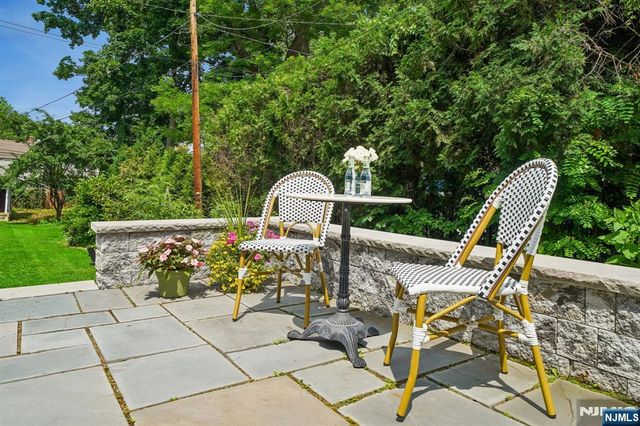 20 Euclid Place, Montclair, NJ 07042