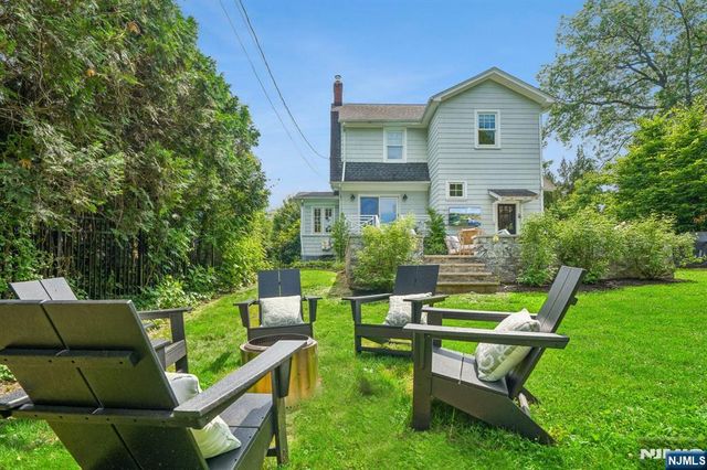 20 Euclid Place, Montclair, NJ 07042
