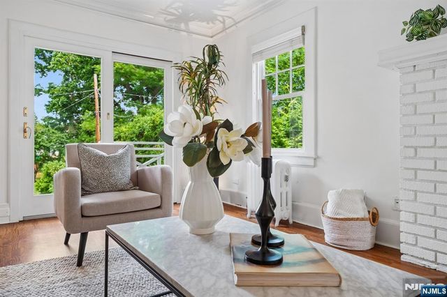 20 Euclid Place, Montclair, NJ 07042