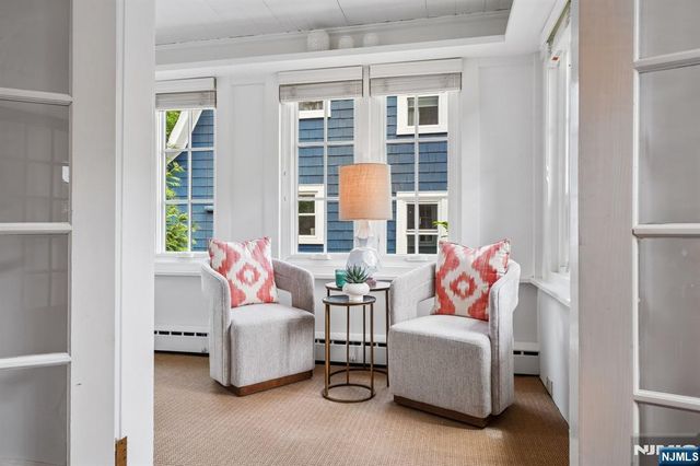 20 Euclid Place, Montclair, NJ 07042