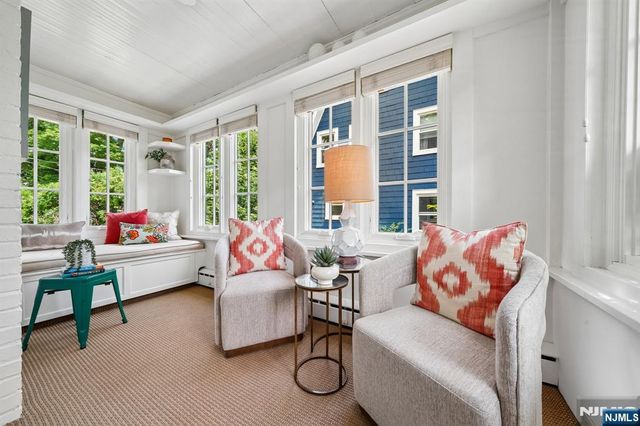 20 Euclid Place, Montclair, NJ 07042