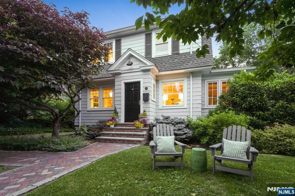 20 Euclid Place, Montclair, NJ 07042