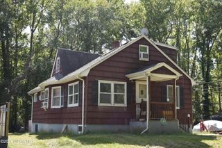 10 Youmans Avenue, Eatontown, NJ 07724